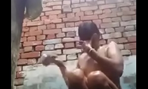 desi girl bathing and rubbing her pussy before cammera