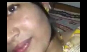 Indian Hot Gorgeous newly married girlfriend undertake her retrench to boob pressing - Wowmoyback